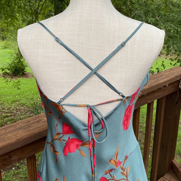 ASTR Gia midi floral slip dress - Picture 8 of 11